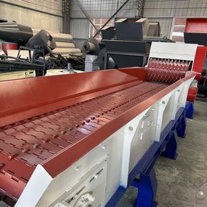 Grande Trituratore di Legno che Converte Impianti di Lavorazione del Legno in Piccole Trucioli e li Invia a Centrali Elettriche e Cartiere - Product Image 1