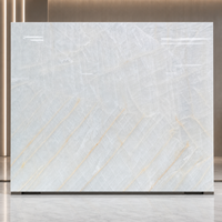 Prix de la dalle d'onyx blanc |   Pierre de jade blanche translucide rétroéclairée naturelle de 18 mm pour revêtement mural de villa et sol d'hôtel de luxe