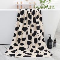 Nouvel ensemble de serviettes en polaire couleur unie style Ins, mignon et tendance, pour étudiants, adultes et couples, épais, absorbant et doux pour la peau