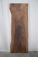 Table à manger en bois massif de Monkeypod avec bord naturel et résine époxy, assemblée pour bar à domicile ou usage domestique