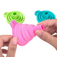 Entonnoirs pliables en silicone de qualité alimentaire de tailles multiples portables résistants à la chaleur pour une utilisation dans la cuisine domestique