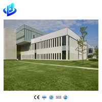 Concessionnaire de voitures préfabriquées en acier à construction rapide avec mur-rideau en verre, usine de service et espace de bureau client