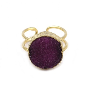 Bague Druzy violette faite à la main plaqué or bijoux en pierres précieuses réglables forme ronde bague de créateur confortable cadeau pour elle - Product Image 1