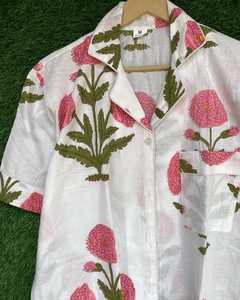Camisa de algodón con estampado floral para mujer, manga corta, con botones, corte holgado, vestido informal de verano con bolsillo y cuello vuelto - Product Image 2