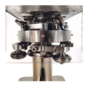 Manufacturer Semi Automatic Fish Tin <strong>Can</strong> Vacuum Sealer with Nitrogen Filling <strong>Sealing</strong> <strong>Machine</strong> - Product Image 3