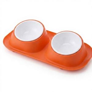 1. Comedero Doble de Melamina/Cerámica de Lujo para Mascotas, Antideslizante, de Alto Brillo, Elegante Comedero Doble de Melamina para Gatos - Product Image 1