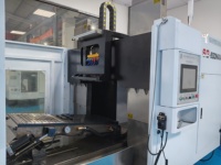Máquina de Corte de Metal CNC SQ-500MAX para la Producción de Radiadores de Cobre de Gran Tamaño para el Último Sistema de Refrigeración de Centros de Datos con IA