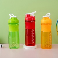 Bouteille d'eau Tritan en promotion, sans BPA, en plastique Tritan, shaker de sport, gobelet shaker personnalisé avec boule mélangeuse
