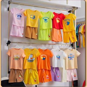 เสื้อผ้าเด็กฤดูร้อนแบบคละสไตล์ ชุดลำลองเด็กผู้ชาย เสื้อยืดลายกราฟิกผ้าฝ้าย เสื้อเชิ้ตลายสก็อต เสื้อกั๊ก กางเกงขาสั้น ชุดเซ็ต 2 ชิ้น - Product Image 3