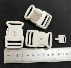 Accesorio lateral de hebilla de liberación rápida de plástico de diseño diferente para collares de perros y cinturones de cincha - Product Image 5