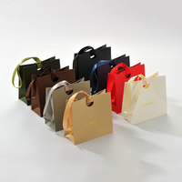 Sacs cadeaux en papier de luxe personnalisés avec logo, papier texturé spécial, ruban satiné, poignée en ruban, pour emballages de bijoux de boutique, directement de l'usine