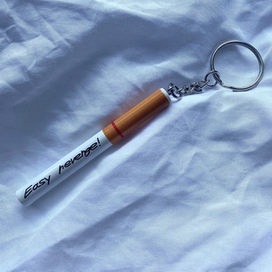 พวงกุญแจรูปบุหรี่แบบสั่งทำพิเศษ แรงบันดาลใจจากอนิเมะและมังงะ "Easy Revenge" รูปเลื่อยโซ่ - Product Image 1