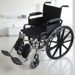 Fauteuil roulant médical pliable en acier chromé pour personnes handicapées, certifié CE, pour personnes âgées - Product Image 1