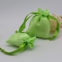 Pochette de Soirée Scintillante en Satin Doux Réutilisable et Recyclable pour Bijoux, Sac à Main de Luxe pour Femme, Idéal Mariage et Fêtes