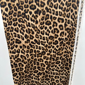 Tessuto Satinato con Stampa Leopardata <span class=keywords><strong>in</strong></span> <span class=keywords><strong>Viscosa</strong></span> Leggera 100GSM per Camicie e Bluse da Donna - Product Image 6