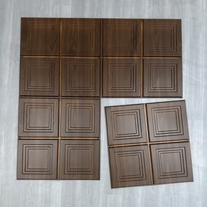 Panneaux muraux 3D à prix d'usine, imitation bois noir, carreaux intérieurs, plafond, panneau décoratif en PVC pour salon, <span class=keywords><strong>fond</strong></span> <span class=keywords><strong>de</strong></span> canapé - Product Image 4