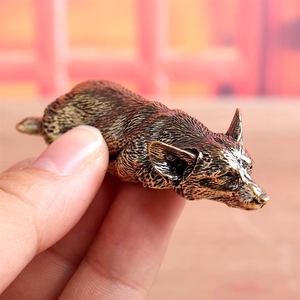 1 Pezzo Simpatica Statuetta Antica in Ottone Massiccio a Forma di Cucciolo Sdraiato, Decorazione da Tavolo, Animale Domestico del Tè Cinese - Product Image 1
