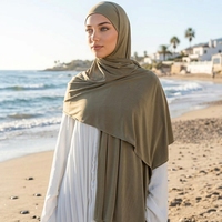 Hijab en jersey liquide polyester avec design plissé extensible dans quatre directions pour les tenues de fête estivales