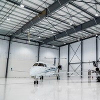 Longue portée assemblage rapide structure en acier préfabriqué poutre en h hangar avion avion hélicoptère usine galvanisé métal maisons hangar