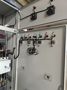 Armario Eléctrico Económico GGD de Baja Tensión 630-1600A IP30, Cuadro de Distribución LV para Pequeñas Fábricas, Cubículo Eléctrico Principal MDB, OEM Económico - Product Image 4
