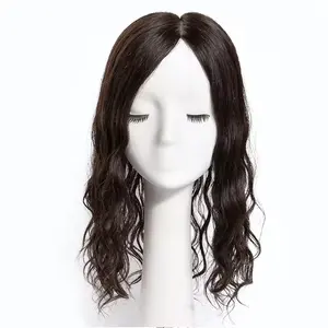 LONGFOR Großhandel 12 × 13 cm lockiger Weiblicher Kopfbedeckung mit 4 Clips Seidenbasis menschliches Haar Oberteil