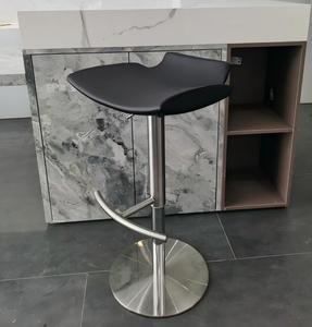 <span class=keywords><strong>Bar</strong></span> lumineux <span class=keywords><strong>scandinave</strong></span> moderne et simple en acier inoxydable <span class=keywords><strong>pivotant</strong></span> <span class=keywords><strong>de</strong></span> luxe pour la maison ou l'hôtel tabouret <span class=keywords><strong>de</strong></span> <span class=keywords><strong>bar</strong></span> <span class=keywords><strong>chaise</strong></span> - Product Image 2