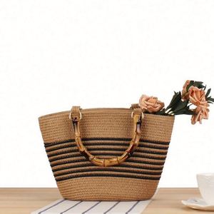 Sac fourre-tout d'été en paille tressée avec poignée en bambou et rayures contrastées pour femme - Vente en gros - Product Image 1