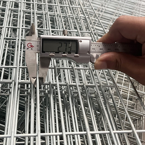 Nhà Máy Giá Tùy Chỉnh Gia Cố Thép Mạ Kẽm Dây Lưới Bảng Điều Chỉnh Hàng Rào Dài Lỗ Nhỏ Lưới Lưới Cho Chó Lồng Trang Trại - Product Image 4