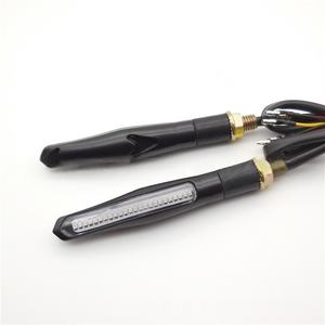 Accessoires pour motos, clignotants séquentiels LED pour moto, feu de freinage et de clignotement combinés, lumière séquentielle modifiée pour moto - Product Image 1