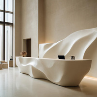 Bureau d'accueil moderne extensible imprimé en 3D, inspiré des vagues, pour les intérieurs commerciaux haut de gamme, les immeubles de bureaux, les hôtels, les centres commerciaux