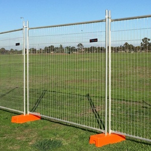 Clôture temporaire australienne avec treillis métallique galvanisé, design durable et amovible, et pieds remplis de béton pour événements publics en extérieur - Product Image 1
