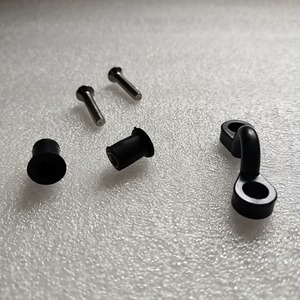 Abrazadera tipo C con tapas de goma y tornillos de acero inoxidable para reparación y reemplazo de cubiertas de barcos - Product Image 2