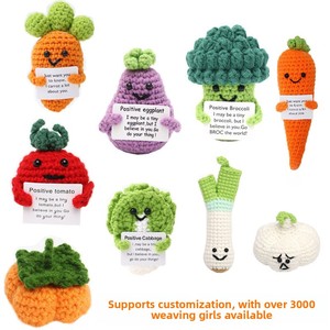 Poupées en crochet représentant des légumes, jouets faits main en tricot, cadeaux d'entraînement émotionnel, mini amigurumi, décoration de bureau inspirante - Product Image 1