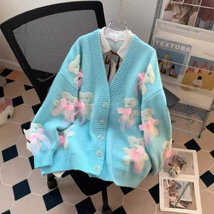 Mignon ours nœud col en v <span class=keywords><strong>pull</strong></span> femmes automne et <span class=keywords><strong>hiver</strong></span> lâche paresseux Cardigan tricot <span class=keywords><strong>manteau</strong></span> Style haut femmes dessin animé <span class=keywords><strong>pull</strong></span> - Product Image 3