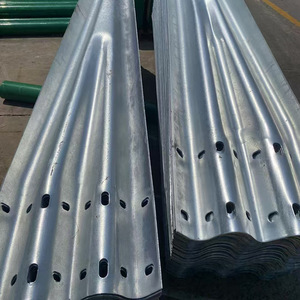 Barrera de Seguridad Galvanizada Corrugada Shunyi Transportation de 23 Pulgadas Q235 para Carreteras Nacionales y Provinciales - Product Image 1