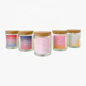 Velas creativas con logotipo personalizado al por mayor, vela perfumada de cera de soja con etiqueta privada, tarro transparente, vela de cristal con tapa de madera