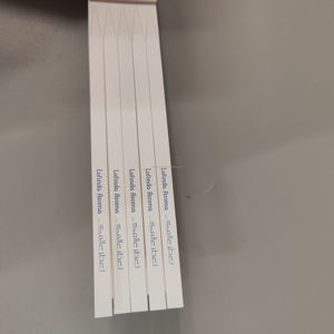 กระดาษทดสอบกลิ่นหอมแบบคราฟท์นำเข้า เป็นมิตรกับสิ่งแวดล้อม หนา ไม่มีรสชาติ พร้อมการ์ดโฮโลแกรม สำหรับบรรจุภัณฑ์น้ำมันหอมระเหย น้ำหอม และการพิมพ์สำหรับการช้อปปิ้ง - Product Image 1