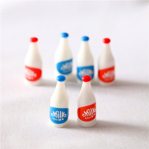 Bouteilles de lait miniatures en résine moulée, réalistes, pour maison de poupée, accessoires A1-10-65, accessoires <span class=keywords><strong>photo</strong></span> pour poupées, maison de poupée DIY, vente en gros - Product Image 2