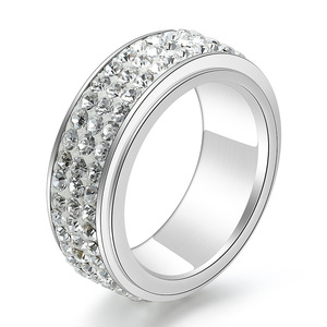 Bague pour femme en acier inoxydable 6 mm sertie de trois rangées de diamants, monture pavée, bijou cadeau - Product Image 1
