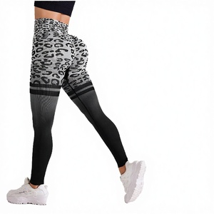Leggings de yoga taille haute imprimé léopard, longueur intégrale, sans couture, avec détail en maille froncée aux fesses, extensibles dans les quatre sens, en Spandex et Nylon - Product Image 3