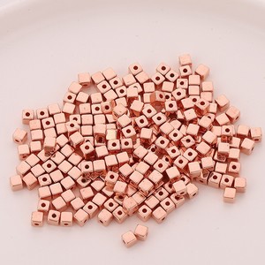 Perles carrées 44 mm en résine plastique électroplaquée pour la fabrication de bracelets – Or KC, Cuivre Rouge, Or Blanc - Product Image 3