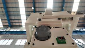 Pressa Pneumatica CNC Serie <span class=keywords><strong>YPA</strong></span> 200T a Velocità Media con Piattaforma Fissa, Motore e Pompa, Certificata CE ISO - Product Image 5