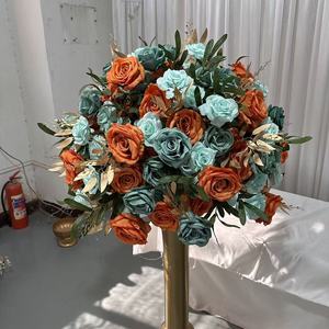 IFG Factory - Arreglo de Seda de Alta Calidad de Lujo de 70 cm en Azul, <span class=keywords><strong>Verde</strong></span> <span class=keywords><strong>y</strong></span> <span class=keywords><strong>Blanco</strong></span>, Bola de Flores Artificiales para Centros de Mesa de Boda - Product Image 3