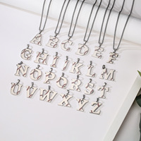 Collier en acier inoxydable plaqué or avec initiales de baseball A-Z chaîne serpent plate avec breloque lettre bijoux de sport personnalisés pour hommes et femmes