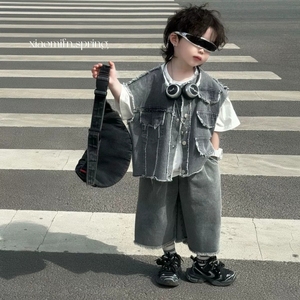 Nouveauté Ensemble de vêtements pour adolescents garçons 3 pièces T-shirt à manches courtes + Gilet <span class=keywords><strong>en</strong></span> <span class=keywords><strong>jean</strong></span> déchiré + Pantalon <span class=keywords><strong>en</strong></span> <span class=keywords><strong>jean</strong></span> Tenue pour garçons - Product Image 2