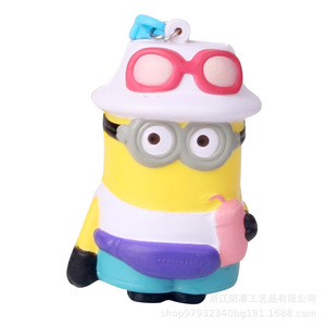 Juguete Antiestrés de PU, Figura de Minion con Sombrero Rosa y Gafas, para Niños de 5 a 7 Años, Unisex - Product Image 1