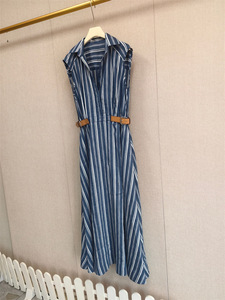 <span class=keywords><strong>Robe</strong></span> longue élégante Bettergirl French Niche Printemps-Été 2026 à rayures verticales fines et col chemise - Product Image 2