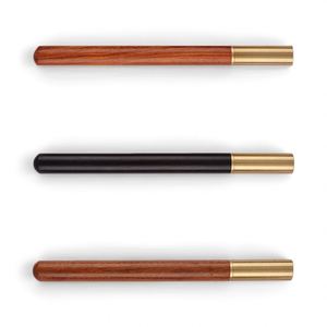 Stylo à bille en bois écologique noir et marron de luxe avec logo personnalisable pour homme, idéal pour le bureau et les cadeaux d'affaires - Product Image 4