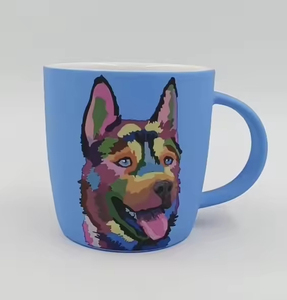 Mug à café et à thé en céramique écologique, style pop art créatif, motif berger allemand, finition mate douce au toucher, compatible lave-vaisselle et micro-ondes - Product Image 2