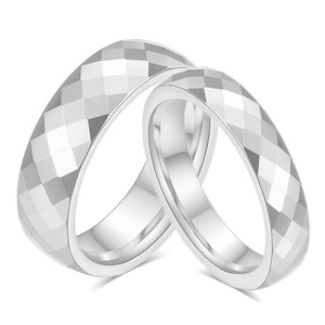 Bagues de couple en acier tungstène à facettes polygonales 4,6 mm, bijoux unisexes de mariage, forme géométrique - Product Image 1